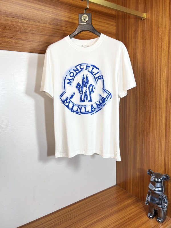 世界中で大人気♪ 2026 モンクレール 新作 半袖Tシャツ 偽物