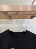 入手困難品！2026 プラダ 新作 半袖Tシャツ 偽物