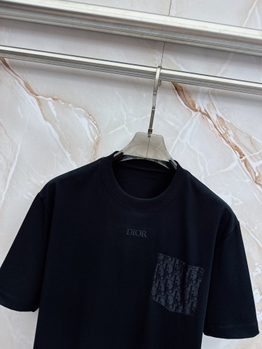 争奪戦 2026 ディオール 新作 半袖Tシャツ 偽物