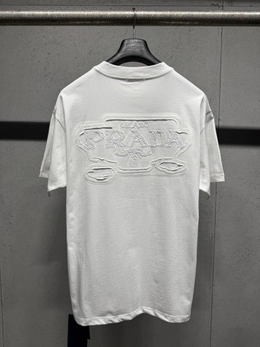 注目アイテム♡ 2026 プラダ 新作 半袖Tシャツ スーパーコピー