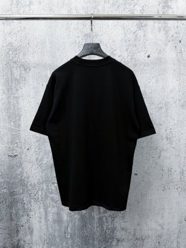 使い勝手良し 2026 プラダ 新作 半袖Tシャツ スーパーコピー