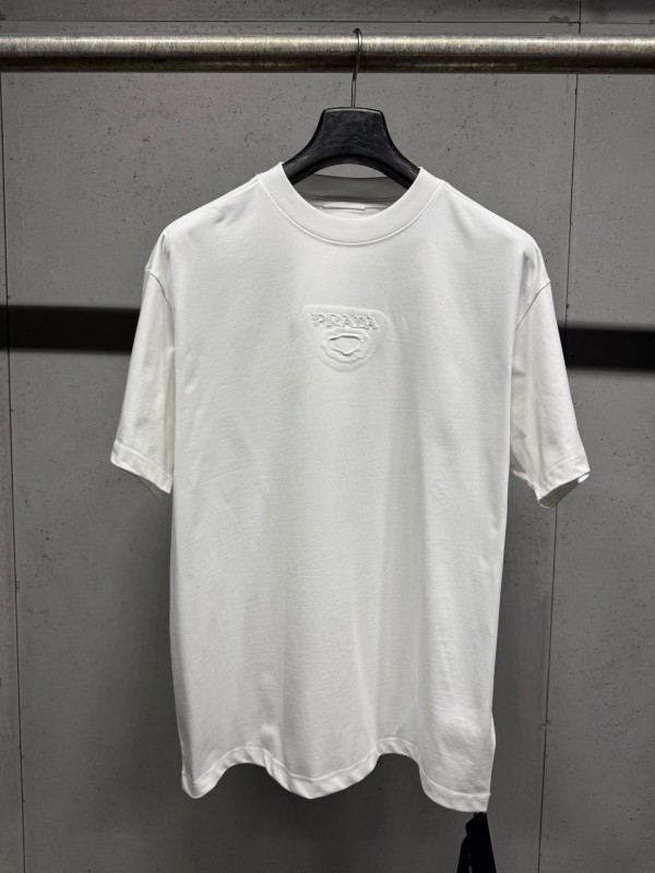 注目アイテム♡ 2026 プラダ 新作 半袖Tシャツ スーパーコピー