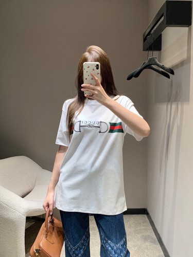 世界中で大人気♪  2026 グッチ 新作 半袖Tシャツ コピー