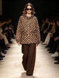 入手困難品！2026 ルイヴィトン 新作 日焼け止め服 偽物