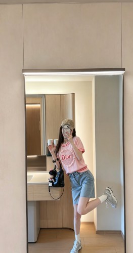目を惹くカラー 2026 ディオール 新作 半袖Tシャツ スーパーコピー 2色
