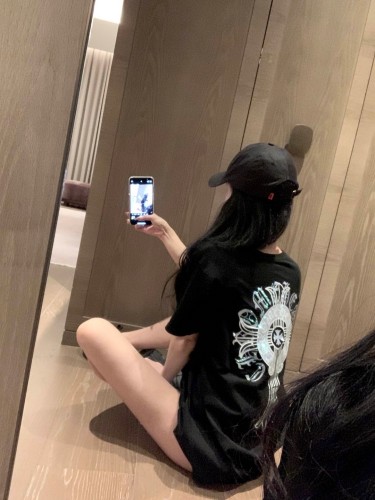 世界中で大人気♪ 2026 クロムハーツ 新作 半袖Tシャツ コピー