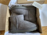 UGG Classic Boots Grey