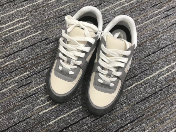 CHANEL SNEAKER