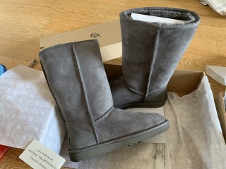 UGG Classic Boots Grey