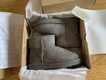 UGG Classic Boots Grey