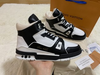 LV SNEAKER Retail Quality
