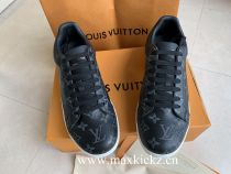 LV SNEAKER 36