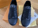 LV SNEAKER 42