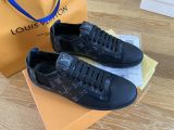 LV SNEAKER 42