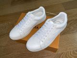 LV SNEAKER 43