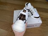LV SNEAKER 44