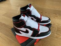 Air Jordan 1 Retro High OG Blood