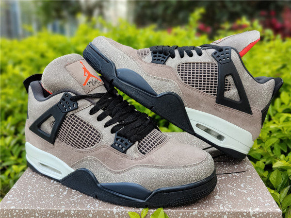 Air Jordan 4 Retro “Taupe Haze”