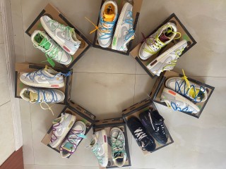Off White x Nike SB Dunk Low (Note color when u order, thx!)