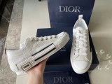 D1OR B23 Sneaker 10
