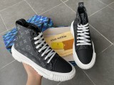LV SNEAKER 52