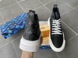LV SNEAKER 52