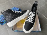 LV SNEAKER 52