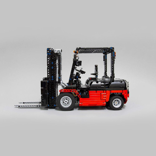 1768Pcs MOC RC Forklift Vehicle Model High Level Assembly Small Particle Building Block Set with Motor and Remote Control