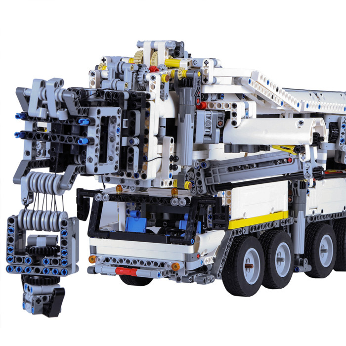 Technic Liebherr LTM 11200, 7692Pcs Assembly Liebherr Crane Model Building Kit with RC Motor and Remote Control Toy