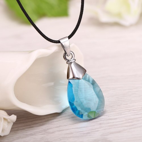 Hot Anime SAO Sword Art Online Metal Necklace Yui's Heart Blue Crystal Pendant Cosplay Accessories Jewelry can Drop-shipping