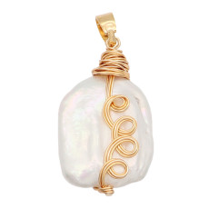 Natural pearl pendant comes with cute golden accessories004