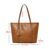 Retro fashion large capacity single shoulder bag rivet simple tote bag