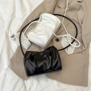 High sense of fold black bag female autumn and winter ins French niche all-match one-shoulder diagonal bag