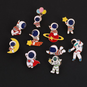 Astronaut brooch creative personality drip paint brooch bag decoration accessories badge
