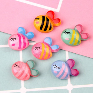 Cartoon Pink bee  flat bottom mobile phone case hair clip accessories DIY resin accessories