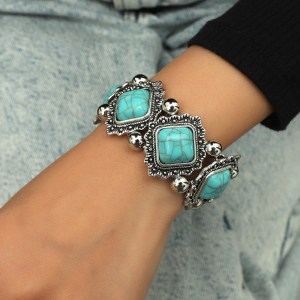 Geometric turquoise elastic bracelet