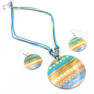 Round Shell Painted Pendant Necklace Set
