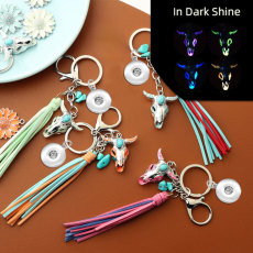 Western Style Turquoise Glow Ox Head Fluorescent Metal Pendant Glow Skull Head Tassel Keychain fit  20MM Snaps button jewelry wholesale