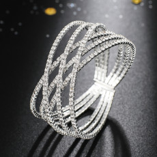Diamond embedded steel wire elastic bracelet