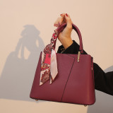 Fashionable leather handbag Fashionable large bag