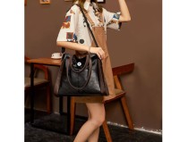 Large capacity soft leather fashionable one shoulder crossbody tote bag fit 20MM Snaps button jewelry wholesale