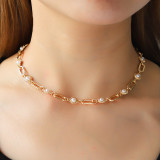 Elegant and minimalist pearl necklace bracelet set