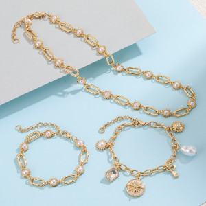 Elegant and minimalist pearl necklace bracelet set