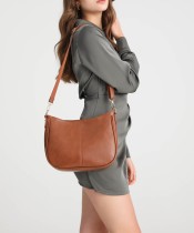 Simple and fashionable shoulder bag and crossbody bag