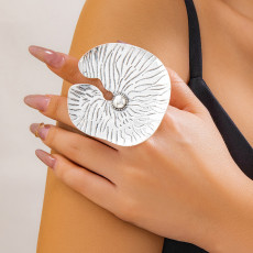 Copy Fashion Metal Liquid Flower Ring