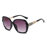 Diamond studded UV resistant sunglasses, metal glasses, large frame driver's mirror