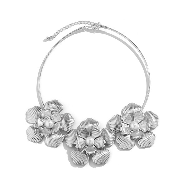 3D Pearl Metal Flower Necklace