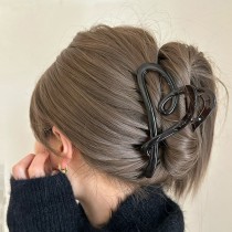 Temperament matte, love to grab and clip shark hair accessories