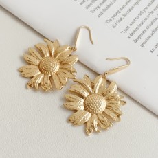 Stainless steel flower earrings Mother’s Day