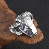 Exaggerated and domineering skull with adjustable opening ring